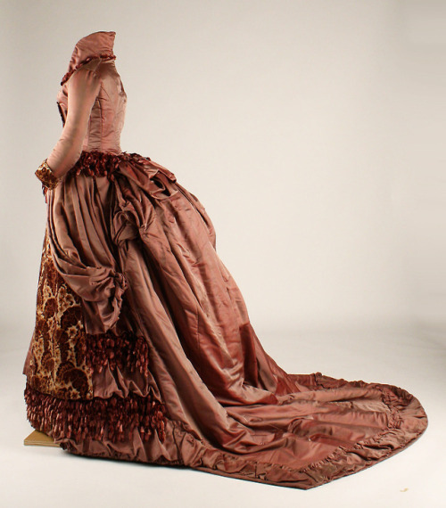 lookingbackatfashionhistory:• Dress. Date: ca. 1879 Culture: North American