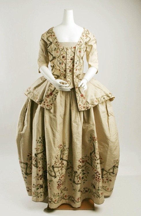 French silk and metallic thread caraco and petticoat, c. 1780