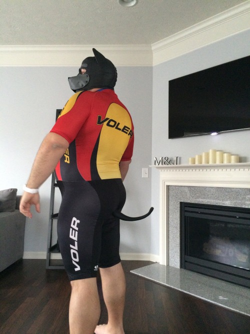 cubbiepup: Fun in a slightly modified Voler suit