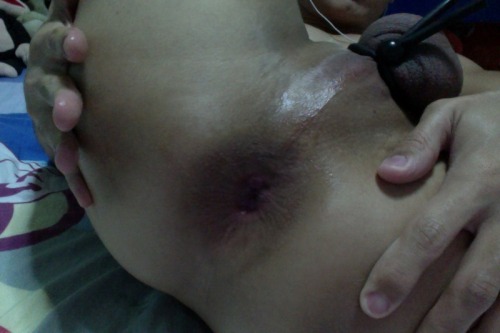 sgview: onlysporemen:muscle-sex-perfection:justshootit:Cuz Nick Chew is one horny btm SG boy… hehe~ 