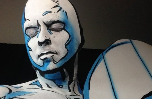 jaidefinichon:  Cosplay nivel pro-dios!! Silver Surfer - los 4 fantásticos.   