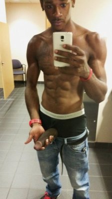 videoblackgay:  Follow http://videoblackgay.tumblr.com : for new pictures of beautiful black men everyday !  Wanna chat with hot men on cam ? yellow-boyi:  Damn boyBlack black gay, africain gay, noir gay, black TTBM, homme black, black nu, black musclé,