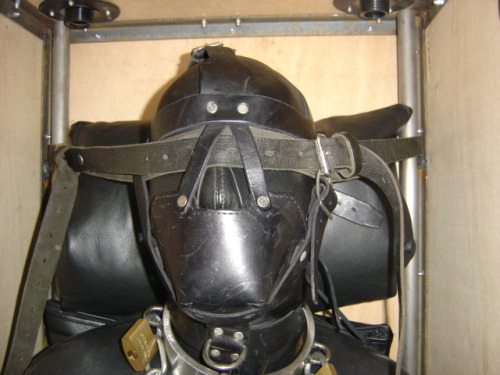gummigimp:  maxatl:  depravpig:  48 HOURS STORAGE  I wish I could…!  gimp box 