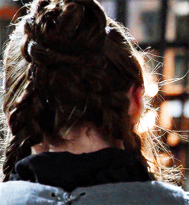 aryastarksource:Arya Meme: (3/3) Hairstyles ↳ Northern Braids