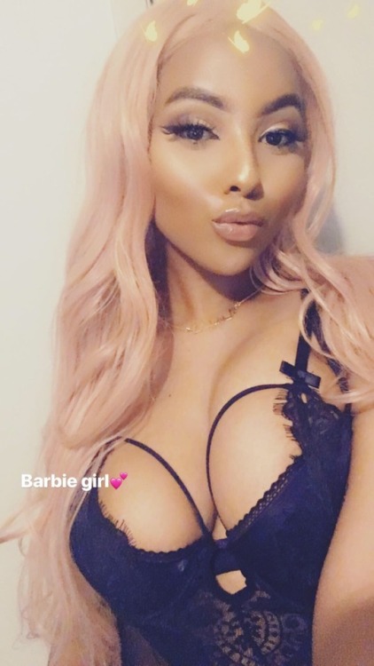 fisalove:Pink hair last night