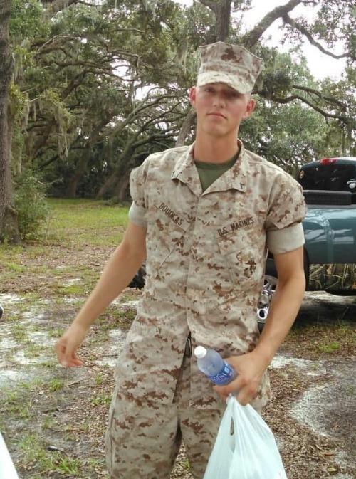 Porn Pics chettbro:USMC “This Marine Lives For Lifting”