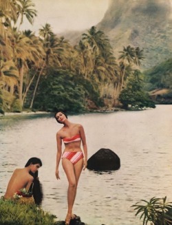 indypendent-thinking:  1961 Tahiti (via http://www.unenuitabali.com/)