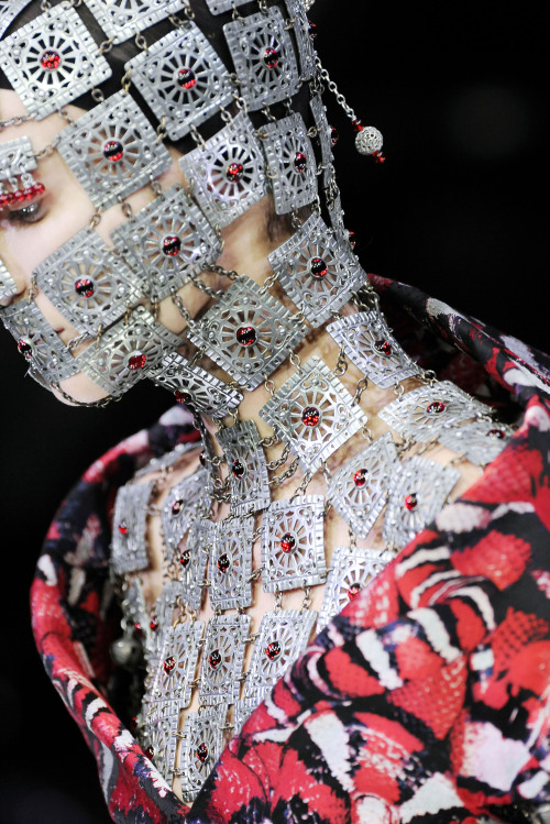 game-of-style:  Quaithe - Alexander McQueen Fall Winter 2009/2010 