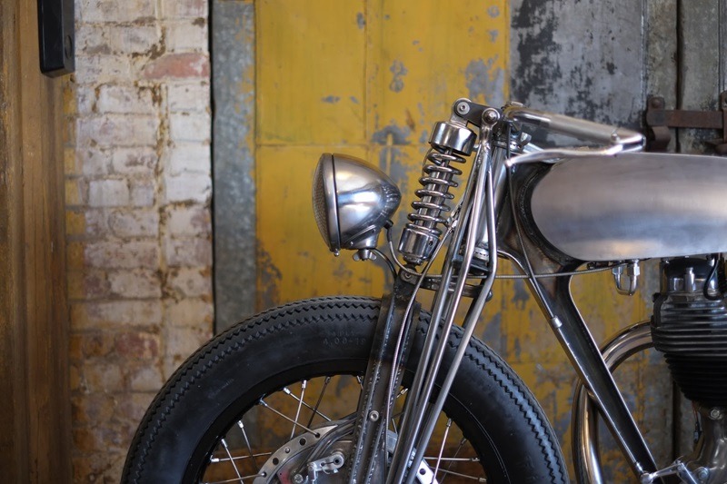 racecafe:  zhigelev:  Royal Enfield Bullet 500  WOW 