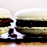 delicieuss:  french macarons 
