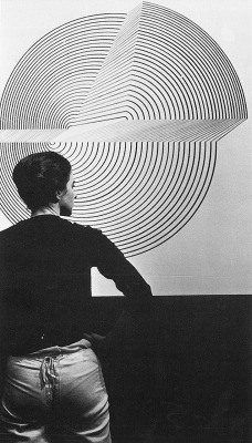 bluecote:  bridget riley by ida kar 