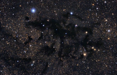 distant-traveller:Deep astrophoto of LDN 673: the place where stars are bornWhat a stunning view of 