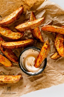 daily-deliciousness:Crispy baked potato wedges