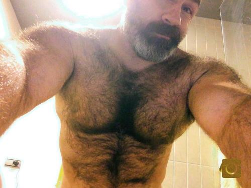 planesdrifter: Follow planesdrifter: trueTHAT if you’re an admirer of older, hairy natural and