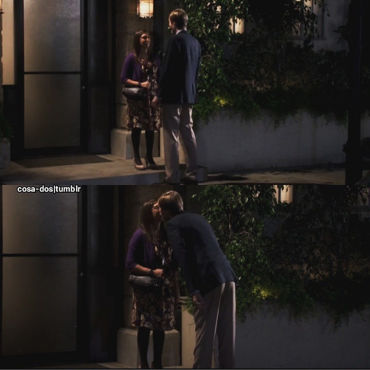 un-mundo-de-papel:  cosa-dos:  💔💔 💔💔  Yo soy como sheldon, actuo demasiado