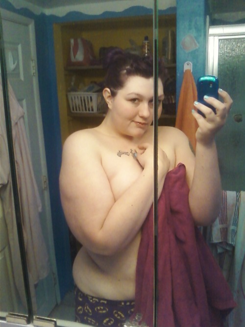 tousledredtresses: It’s been pretty fucking warm during the day, so yesterday I soaked my head in a 