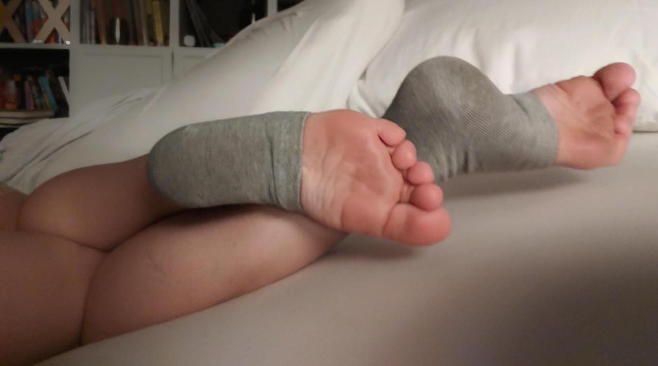 yummy-soles-toes:  