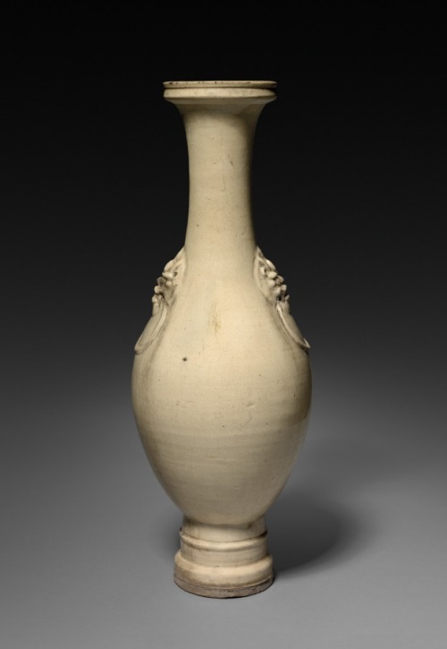 Jar, T'u Ting yao, Ming Dynasty, Cleveland Museum of Art: Chinese ArtSize: Diameter: 27 cm (10 5/8 i