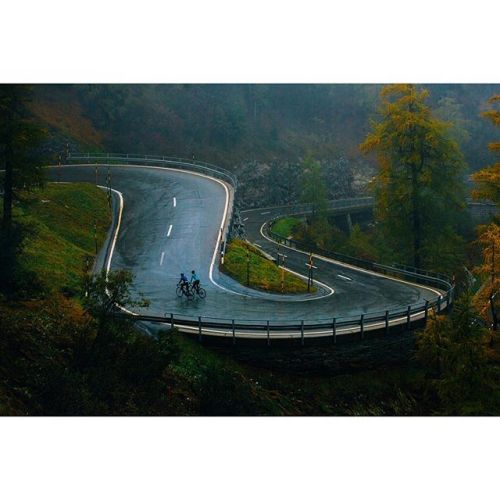 marshallkappel:Autumn in Italy. #cycling #maloja #malojapass #autumn #swissalps #chiavenna i