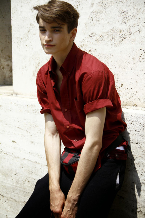 strangeforeignbeauty: Alexander Ferrario | Shoothebreeze