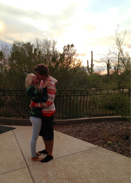 saveme-amazeme:  Come fall in love ♥