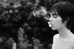 yoshicuteboy:  le garçon fume / the boy
