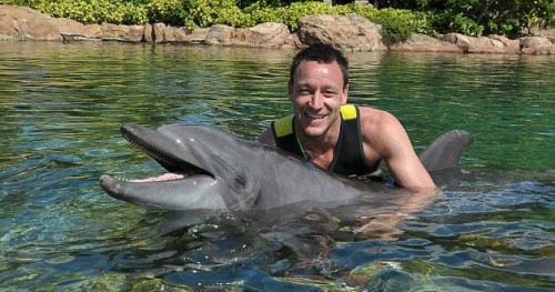 DOLPHIN KISSES! 😘 🐬 