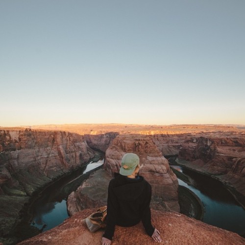 joelbearphoto:  unitedbyblue:  soak it in. #bluemovement photo of @magggiebear in our 5 panel camp cap by @joelbear at horseshoe bend, az.  joelbearphoto