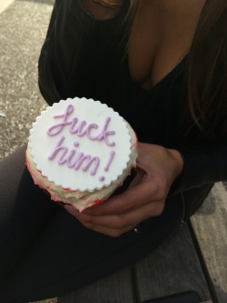 chanel-tiger:  what to give your friend whose going through a breakup