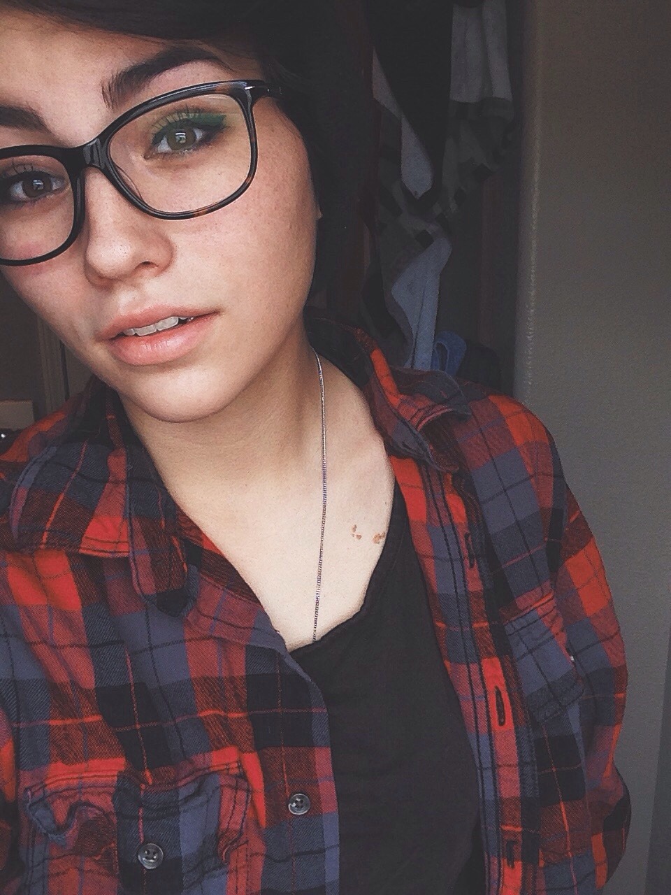 auburnbrown:  wtf is up w/ my smile 😐