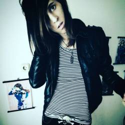 Older pic of me trying to look sexy xd #emo