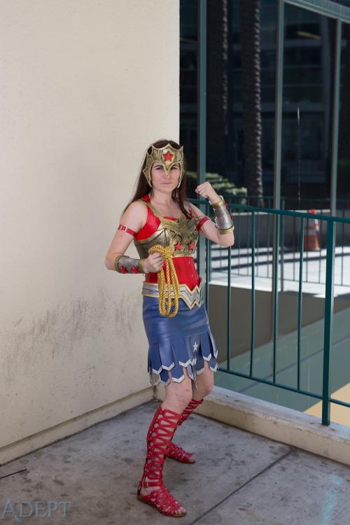 sirenwithcoldbuttcheeks:  My gladiator Wonder Woman Cosplay from wonder con this year!! getting some great photos from blueadeptphotog