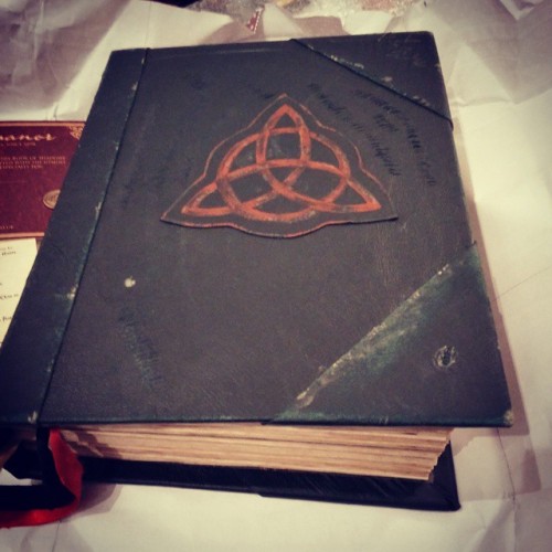 kentsu13:#TheBookofShadows #Charmed Best #Christmas gift by my sister! Thank you so much #PrescottMa