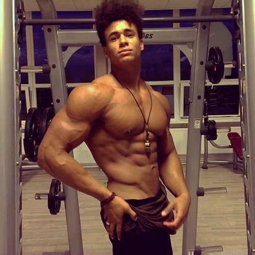 b-boy-blues: Austrian/Nigerian BodyBuilder Onome Egger  