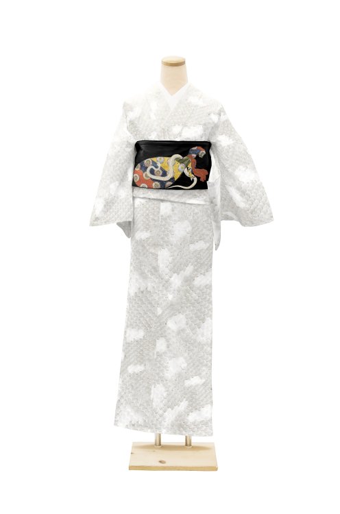 White snake themed outfit by Gofukuya (also exists in furisode version). The white snake is the sacr