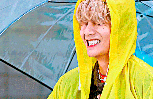 V Makes It Rain At Spotipoly