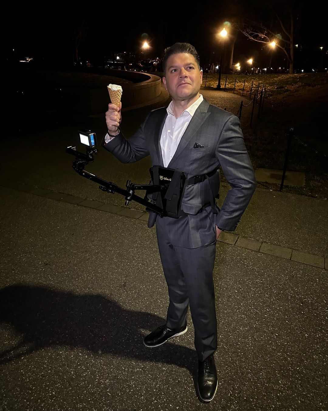 Wearing a selfie rig, in a suit, standing in front of the Lincoln Memorial, eating an ice cream cone. You know, as you do.
Big things in the works for #TheFinal5.
📸: @will_scratch_for_food (at Lincoln...