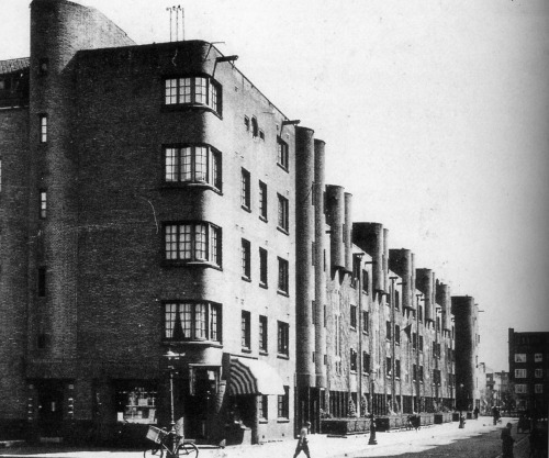 wmud: jop van epen - housing for algemene woningbouw vereniging, saffierstraat, amsterdam, 1924 Vi