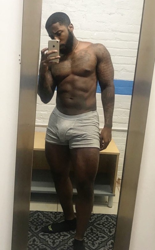 duvalfreakdude:  wellendowed36:     Packin
