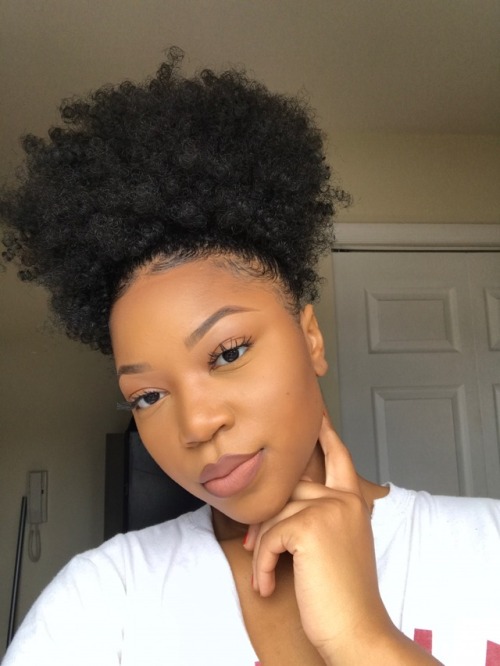 illustratedpain:Hey everyone! My names Janesha and I’m a Youtuber. I make HBCU college vlogs, 