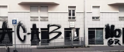 25/8/2019 - The &lsquo;Anti-Repression Brigade&rsquo; vandalised a Lyon police station overnight wit