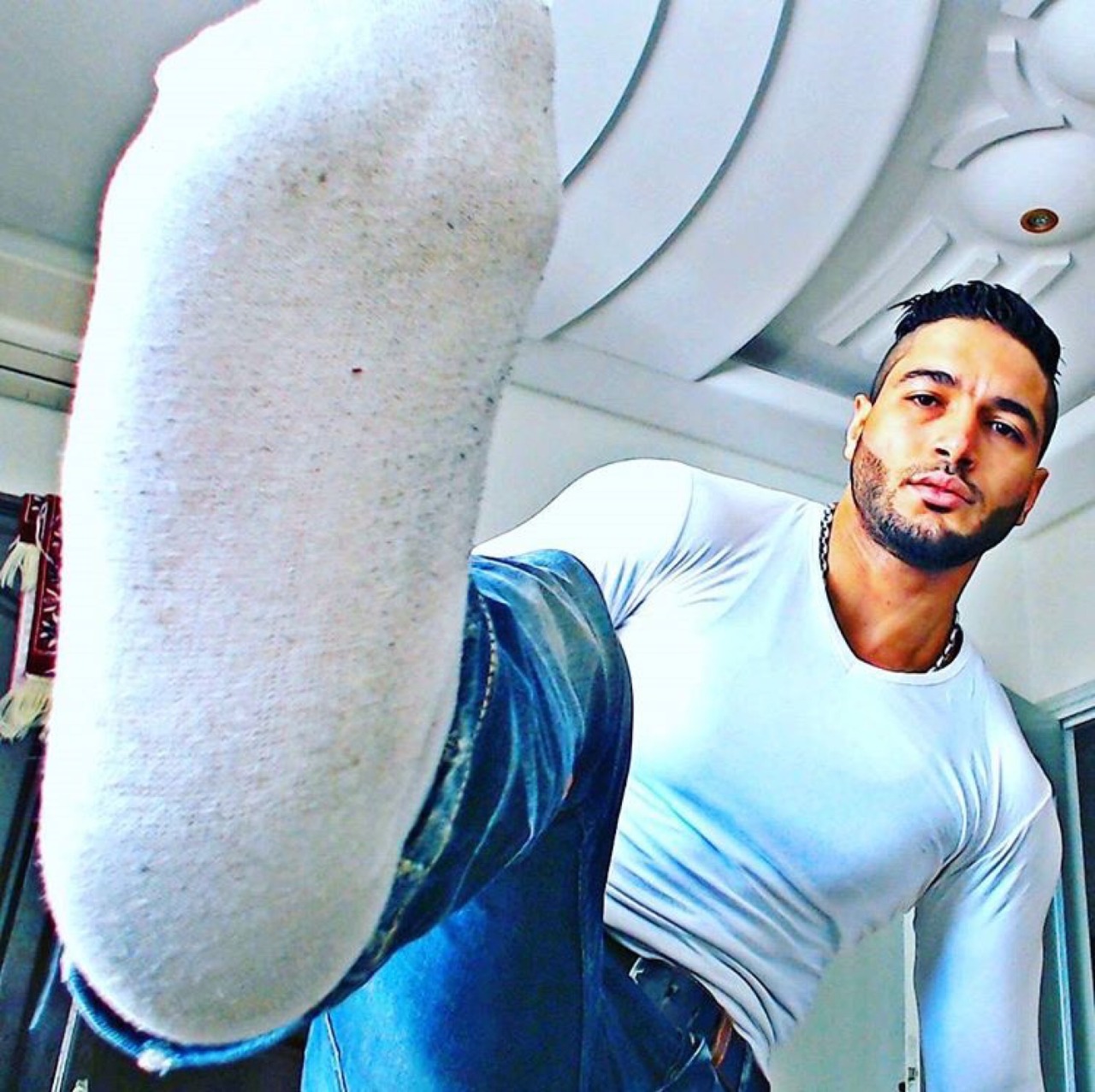 . . Arabianfeetslut . . Pute accro aux PIEDS de REBEUX DOMINANTS