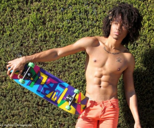 dominicanblackboy:  Sexy gorgeous hotboy Shane Huggins!
