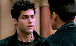 athenaia:alec + the way he looks at magnus 
