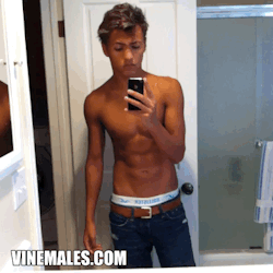 vinemales:  Sorry no full nudity, but Edward - a 19 yo model - is the fittest twink on Vine https://vine.co/u/1038605449542705152 