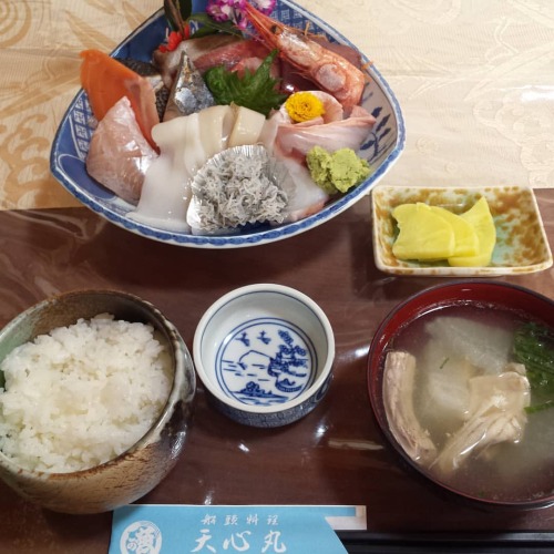 いつかの、海鮮。食べきれないボリューム#天心丸#ramen #肉#タンメン #から揚げ #海鮮丼 #海鮮#アジ #JAPAN#washoku #1月22日 #ジオタグ復活して#いつか#が好き#なんとな