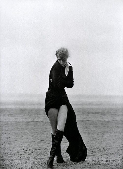 blueblackdream: Peter Lindbergh, Mariacarla Boscono for Numéro, April 2006