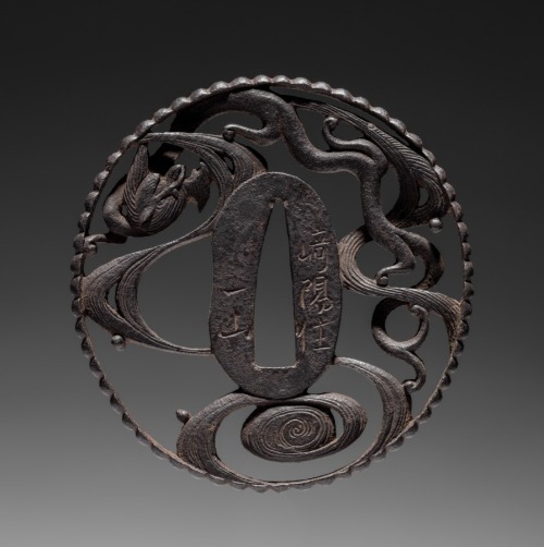 cma-japanese-art: Sword Guard, early 19th century, Cleveland Museum of Art: Japanese ArtSize: Diamet