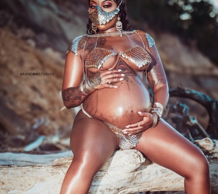 bredxwhite:  Breed a Nubian Queen ❤ Im going to look AMAZING just like her! I plan to announce my pregnancy on snapchat first and share my journey and videos there privately. If you thought about signing up to my snap now would be an amazing time to