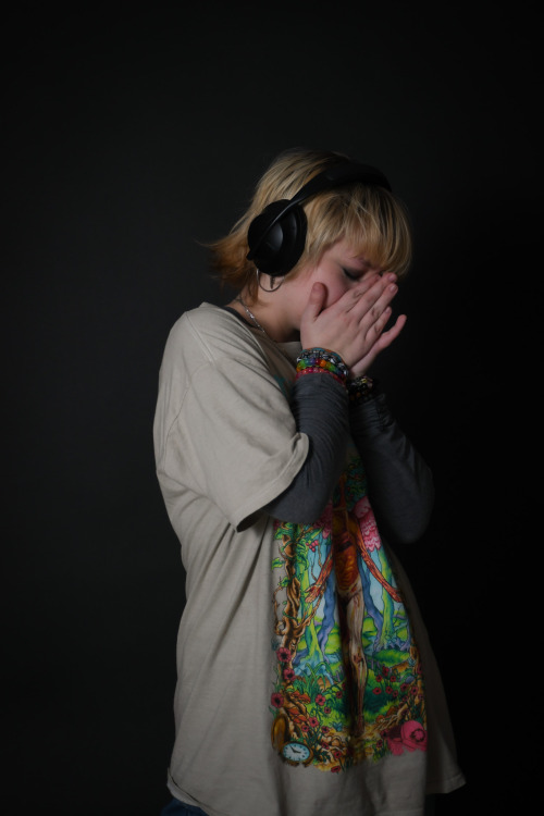 PICS MY FRIEND TOOK OF ME ^^!!!!!